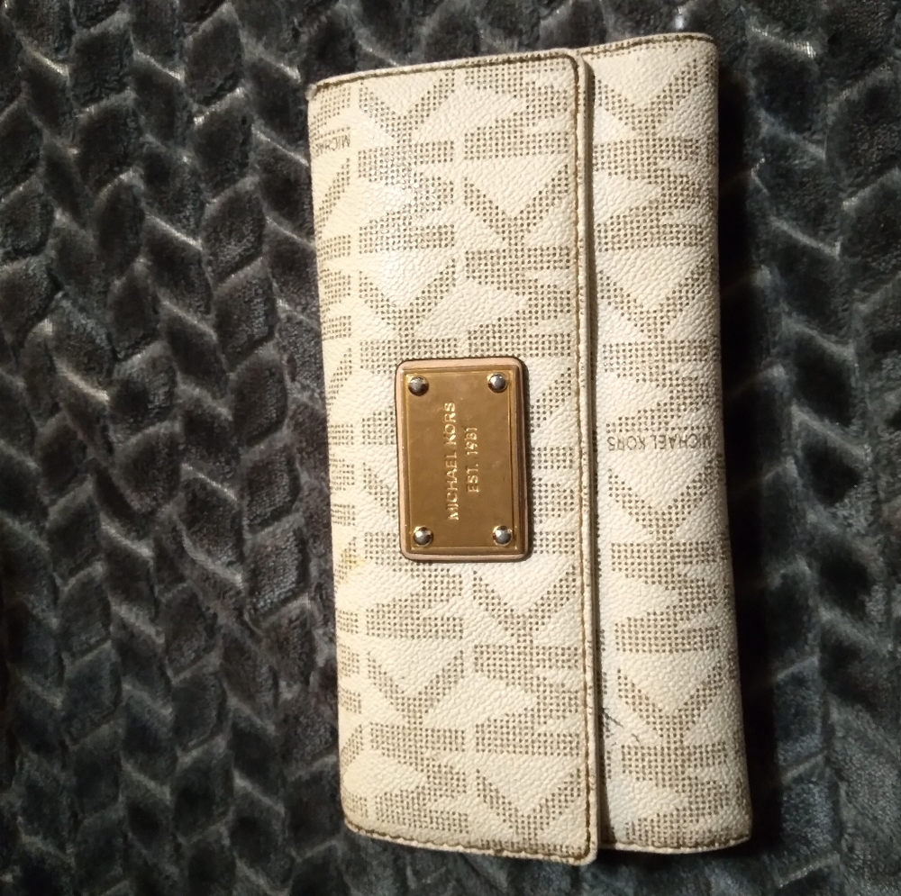 Michael Kors wallet